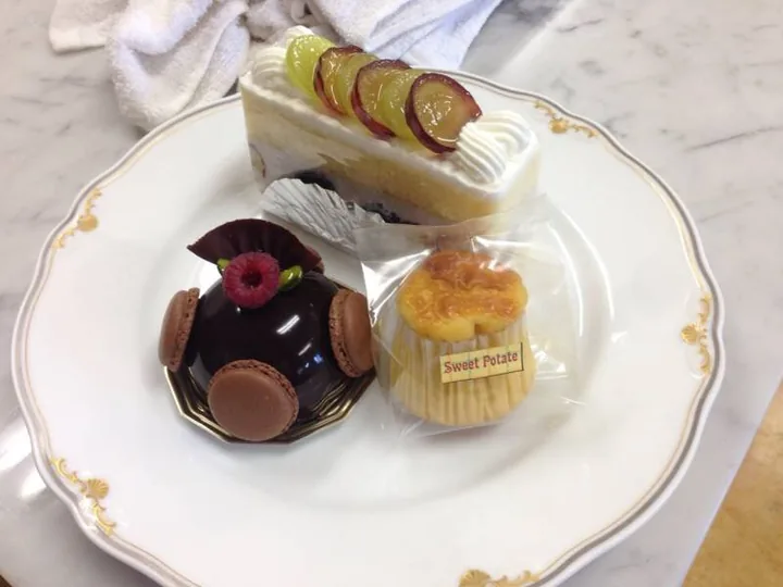 ムースショコラ、スイートポテト、巨峰とシャインマスカットのケーキ